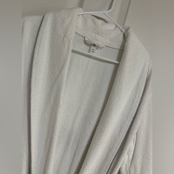 HOTEL COLLECTION Finest Robe M/L White Made in Turkey – 70% Cotton 30% Modal - Picture 5 of 11